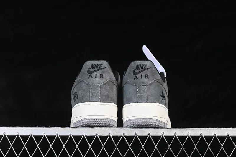 All categories Nk Air Force 1 Air Force series Nk Air Force 1 Low Air Force low-top Nike Air Force 1'07 Low Stussy co-branded charcoal gray elegant white Air Force 1 low-top casual sneakers DV5477-401